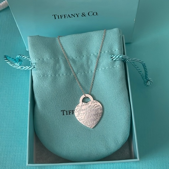 TIFFANY & CO. NOTES 727 FIFTH AVE HEART NECKLACE W/BOX & POUCH⭐️ 925 SS⭐️16” - Picture 14 of 15